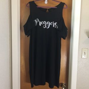 Cold shoulder “Preggers🖤” dress